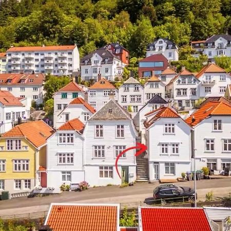 Leilighet I Bergens Vakreste Gate - Nydelig Utsikt Over Innseilingen Til Bergen! エクステリア 写真